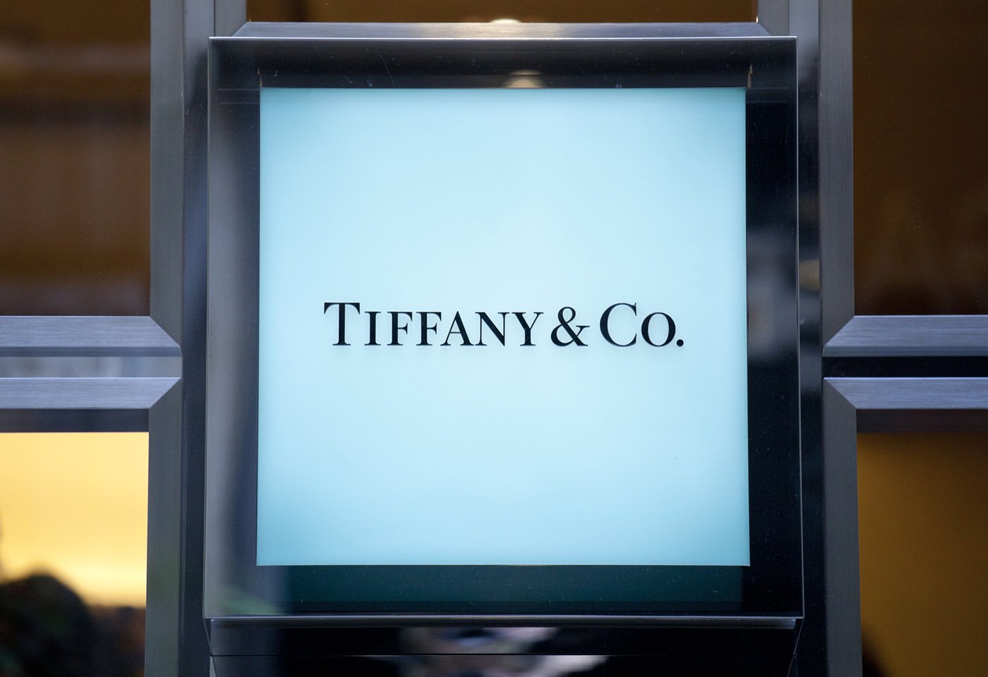 Tiffany agrees to new deal terms with LVMH