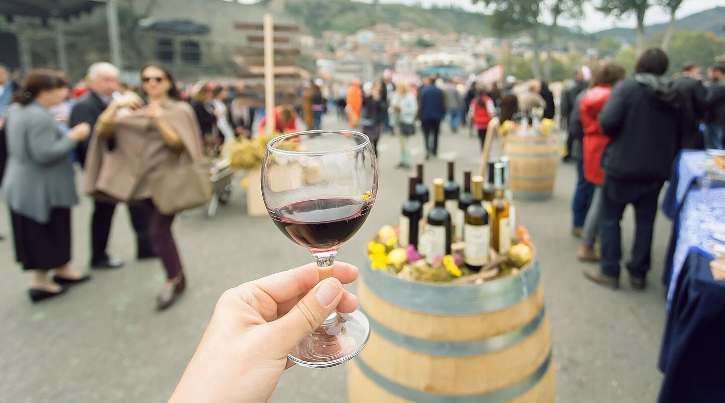 Battle of the Wine Fairs Prowein vs. Vinexpo