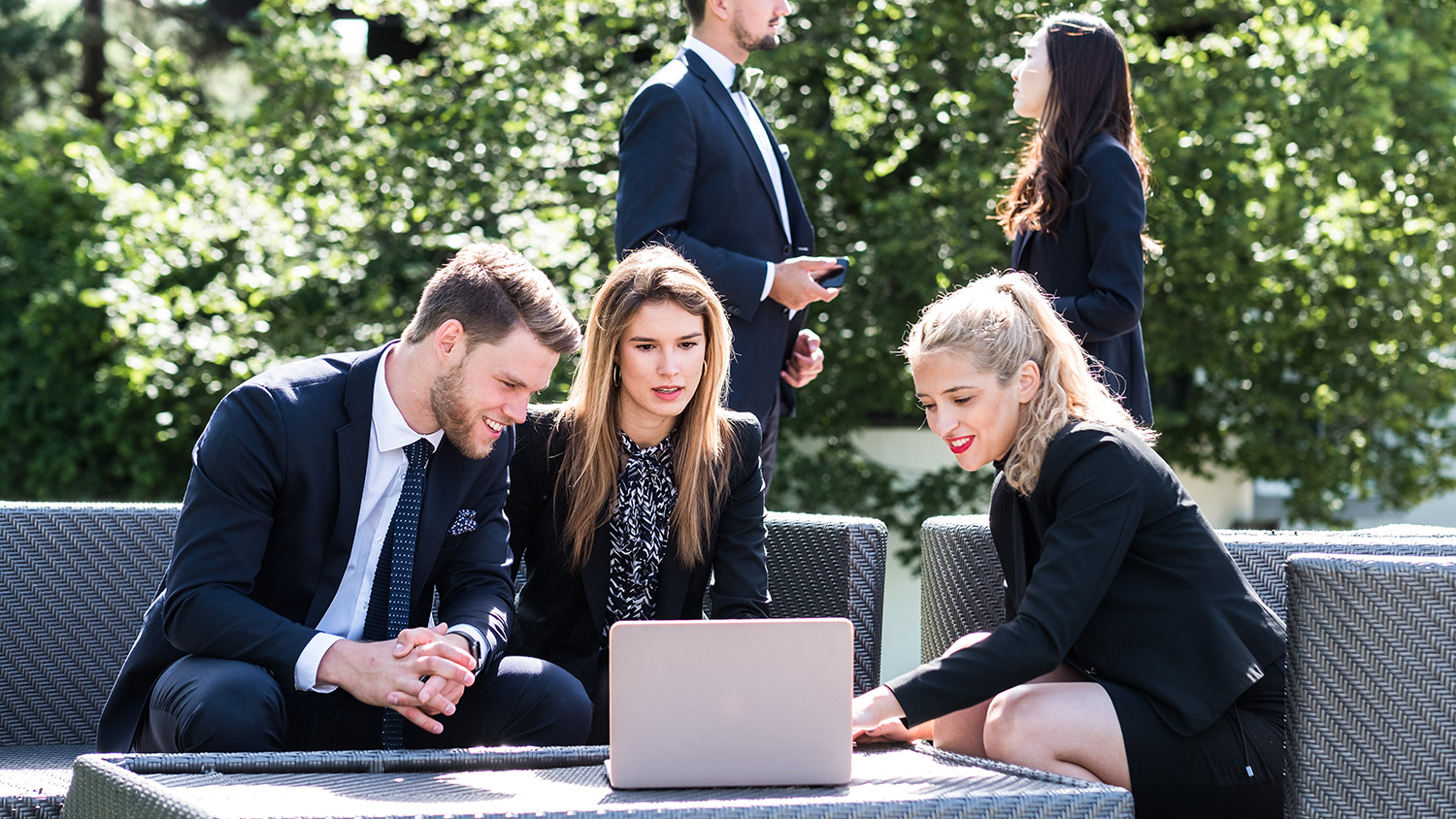 entrepreneur-online-computer-student