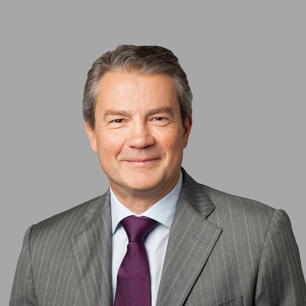 refe-board-professor-hoesli-martin