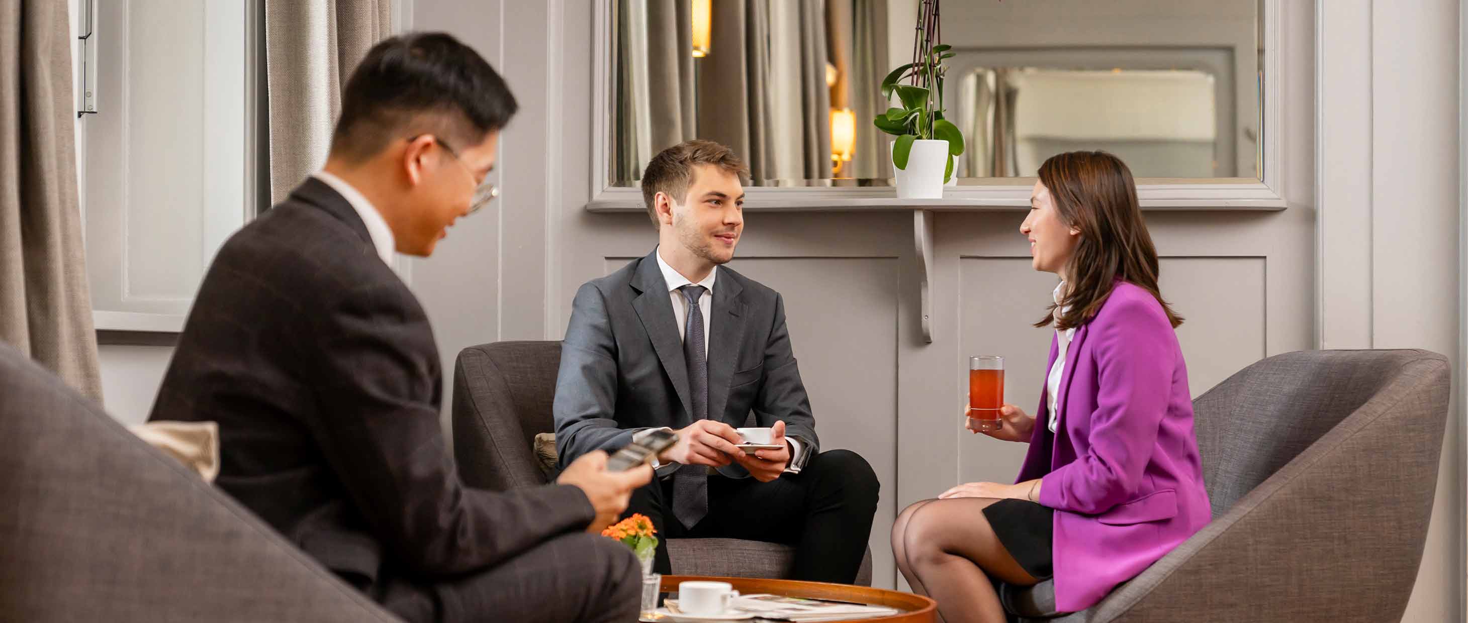 2023-02_EHL-Passugg_Internship_Career-Service_Header