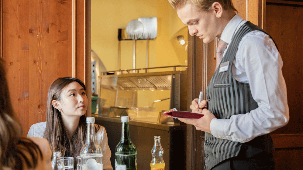 EHL-SSTH_Outlets_Umami_Service-3