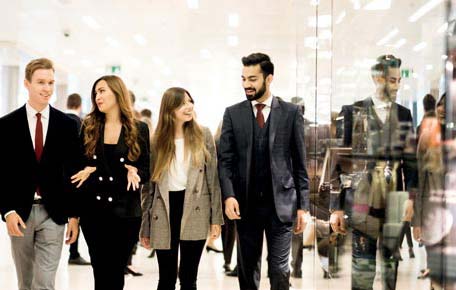 Chat with EHL Students